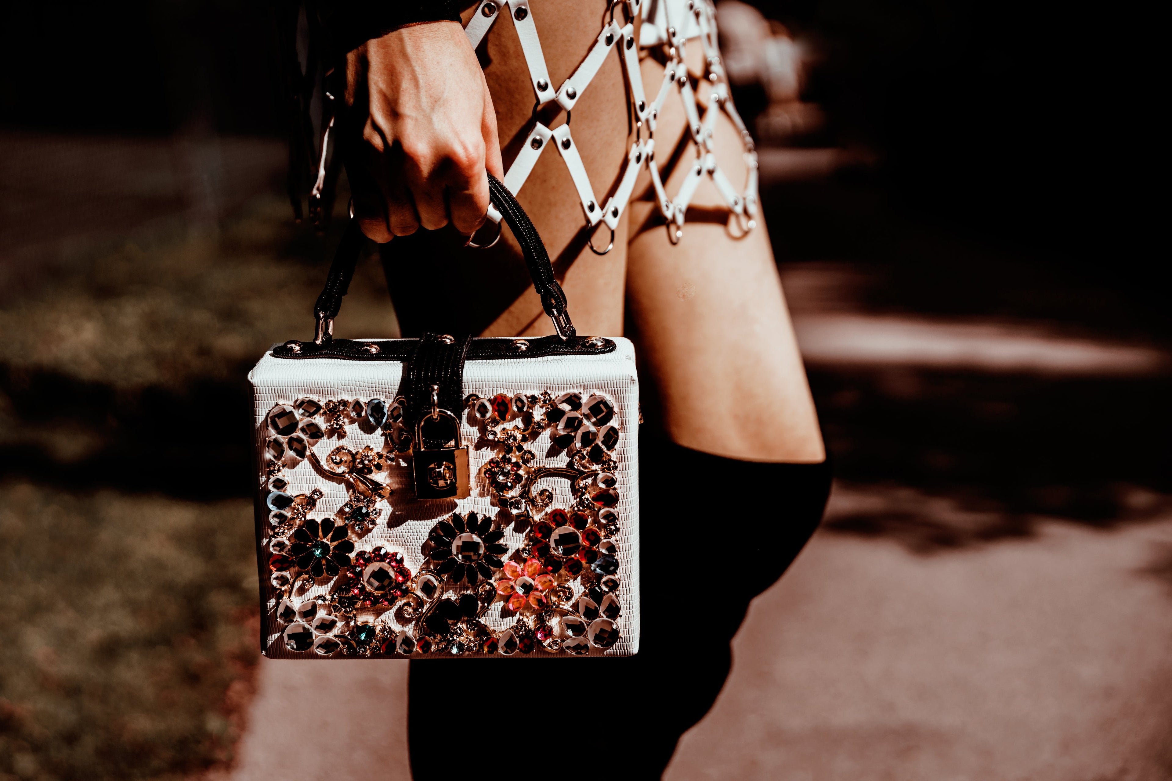 How to Spot Authentic Designer Handbags: Your 2026 Buyer’s Guide